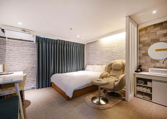 Suyeong Bomnal Hotel *