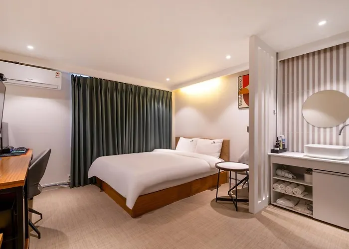 Suyeong Bomnal Hotel *